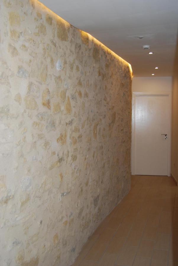Fonda Comerc Estudio Doble Torroella De Montgri Exterior photo